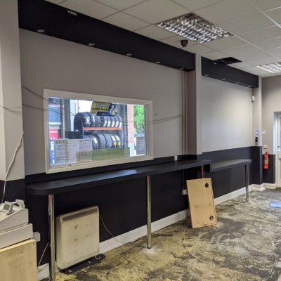 Waiting Room At Jet Wheel Tyre Benfleet Essex