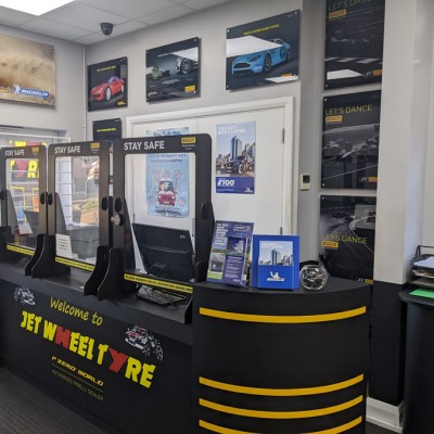 Waiting Room At Jet Wheel Tyre Benfleet Essex